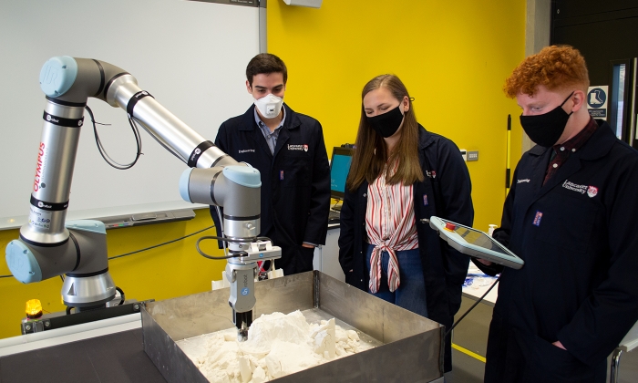 Robotic tools make 3D manufacturing process safer